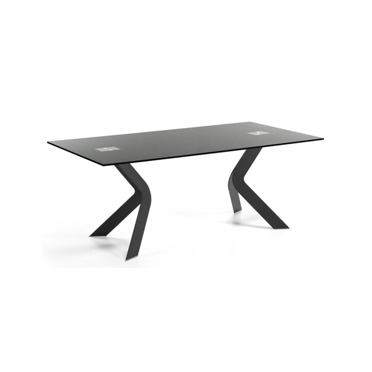 Tavolo Vania con struttura in metallo e piano in vetro nero.